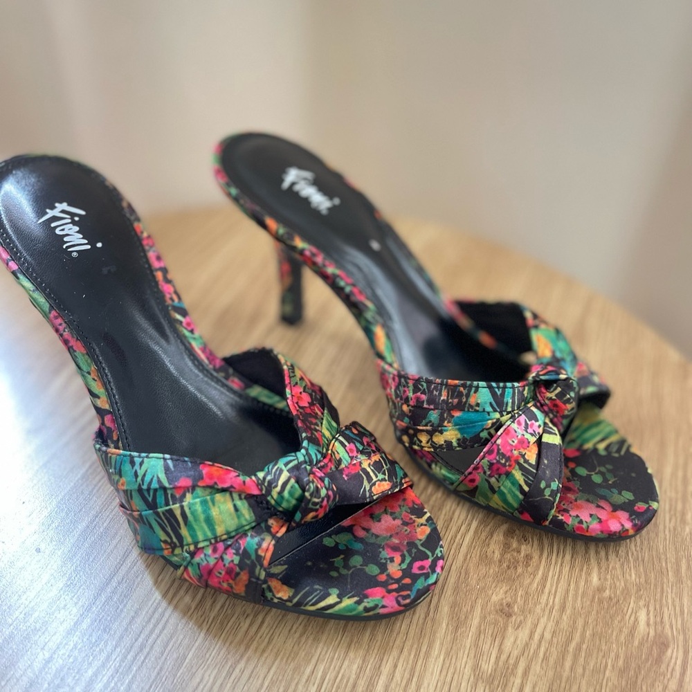 FIONI Multicolor Women's Heels - Picture 2 of 8